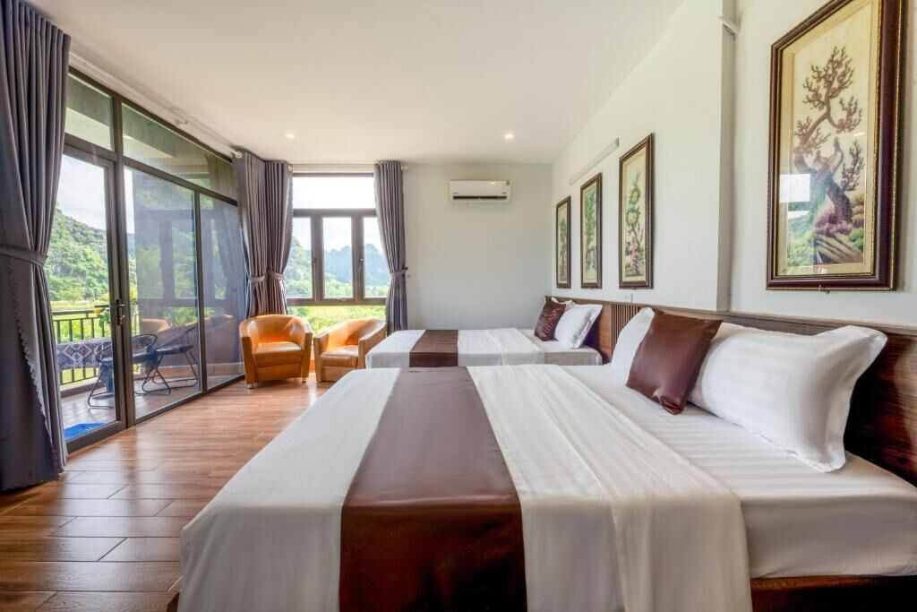 Familjerum för fyra - balkong - utsikt mot bergen | Skrivbord, mörkläggningsgardiner, gratis wi-fi och rullstolsanpassning