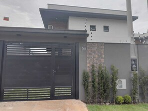 Exterior - Refuge 1 Indaiá Beach Bertioga 150 meters from the sea (Bertioga)