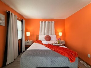 Schreibtisch, Bügeleisen/Bügelbrett, kostenloses WLAN, Bettwäsche