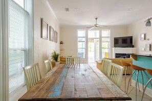Dining - BeachDaze - Crosswalk to Beach Access, Private Pool (Panama City)
