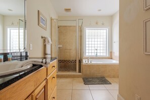 Shower, jetted bath, hair dryer, towels - BeachDaze - Crosswalk to Beach Access, Private Pool (Panama City)