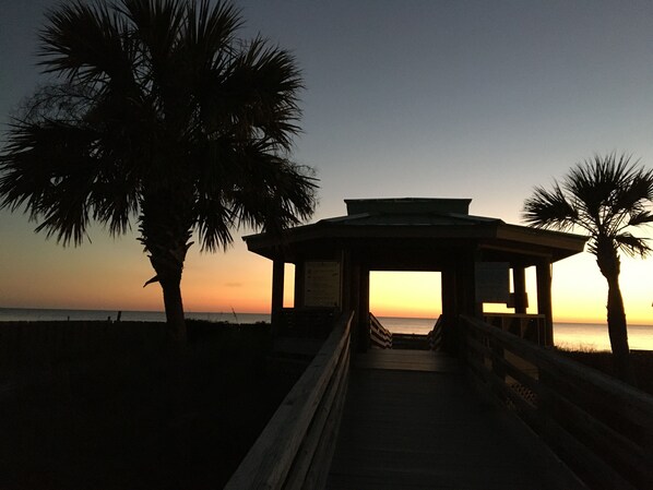 Property grounds - BeachDaze - Crosswalk to Beach Access, Private Pool (Panama City)