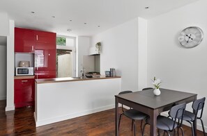 Dining - Hot Tub Emerald Escape - Private Garden & FREE Parking (Cardiff)