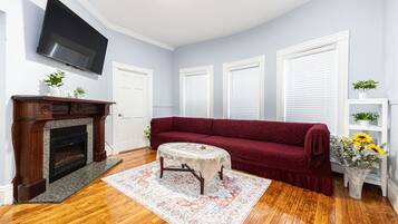 TV, fireplace