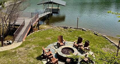 New! O'Connor Lakefront with private dock/spa/firepit!