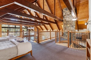 5 bedrooms, iron/ironing board, free WiFi, bed sheets