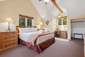 5 bedrooms, iron/ironing board, free WiFi, bed sheets