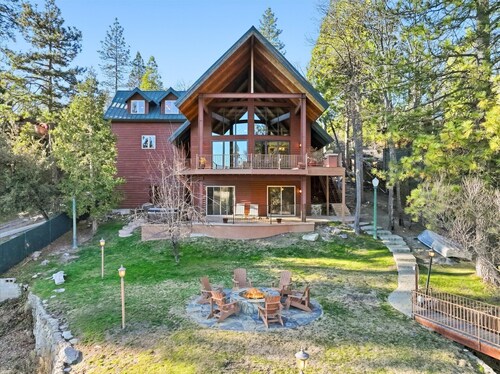 New! O'Connor Lakefront with private dock/spa/firepit!