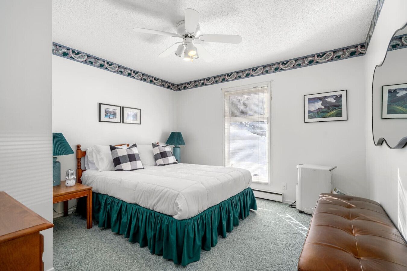 1 chambre, fer et planche à repasser, Wi-Fi gratuit, draps fournis