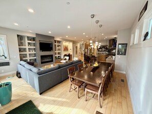 Dining - Super Bowl Find!  Spacious 4-bedroom house in San Jose for Super Bowl Fans! (San Jose)