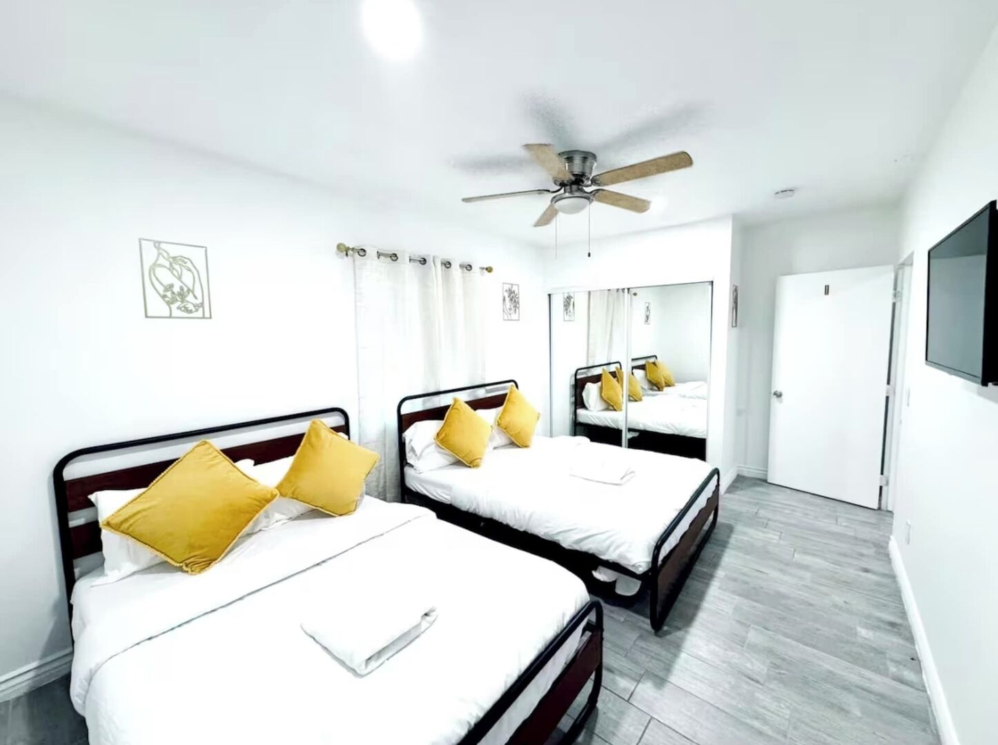 Iron/ironing board, WiFi, bed sheets