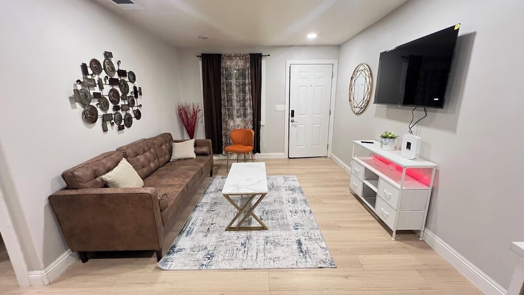 Modern El Cajon Retreat | Near Sdsu And Zoo - El Cajon, CA