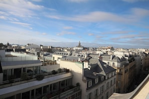View from property - Top floor studio and view - La Fayette / Opéra (Paris)