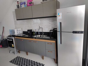 Fridge, microwave, oven, stovetop - Refuge 3 Indaiá Beach Bertioga 150 meters from the sea (Bertioga)