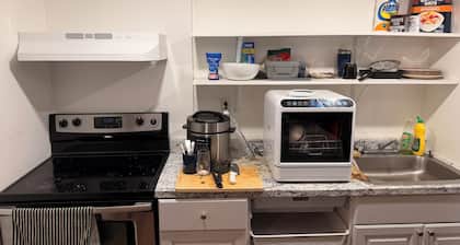Cozy 1-bedroom apartment in peaceful Bronx with AC