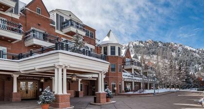 30% DISCOUNT Aspen Mountain Residence Hotel Studio Sat 1/24/26 to Tue 1/27/26