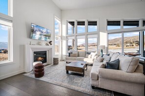 Smart TV, fireplace, books - Red Ledges Abajo Peak Escape, Min 90 Day Stay (Heber City)