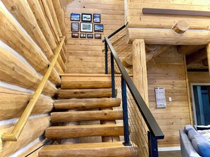 Interior - Walk to Lake, Downtown, Restaurants and Shops- Grand Mountain Haven (Grand Lake)