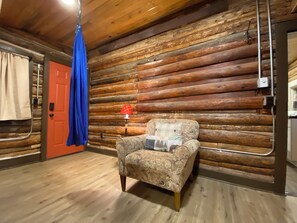 Interior - Walk to Lake, Downtown, Restaurants and Shops- Grand Mountain Haven (Grand Lake)