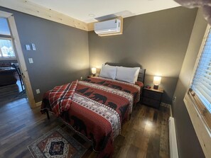 2 bedrooms, iron/ironing board, WiFi - H1 - Two-Bedroom Apartment (Lake Placid)