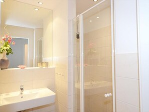 Bathroom - Adlerhorst in Ostseebad Baabe by Interhome (Baabe)