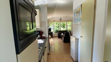 Kühlschrank, Mikrowelle, Ofen, Geschirrspüler