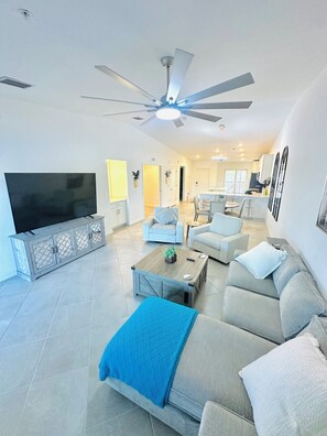 TV - Spacious 3-bedroom condo in amazing Punta Gorda sought after 1 car garage (Punta Gorda)
