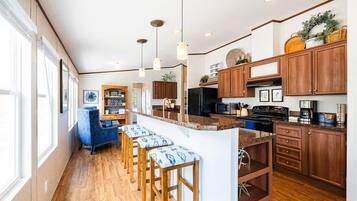 Micro-ondes, four, plaque de cuisson, lave-vaisselle