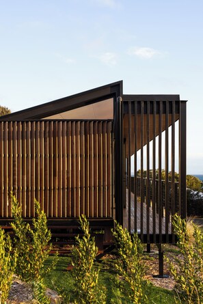 Property grounds - Atelier- Coastal Retreat (Coles Bay)