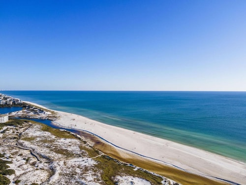 Rhema Beach Haus 2BR Luxury Retreat 