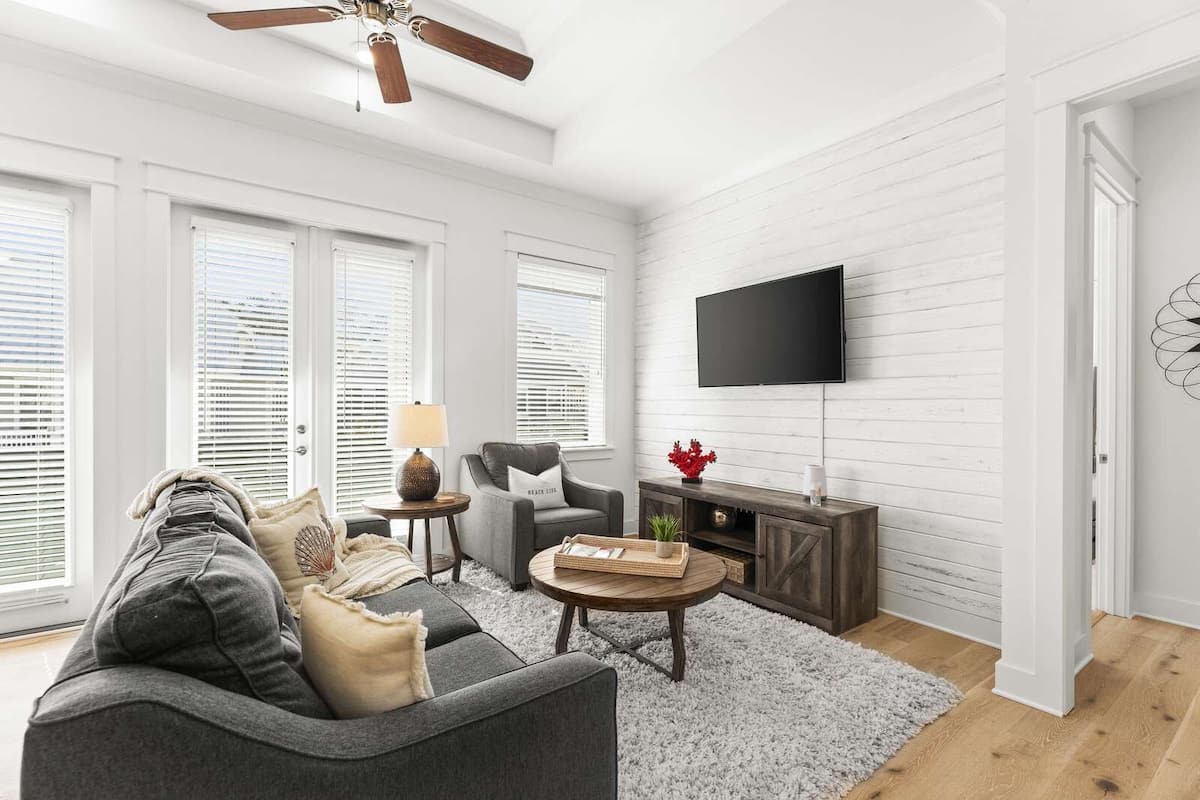 Luxury Apartment, Balcony | Living area