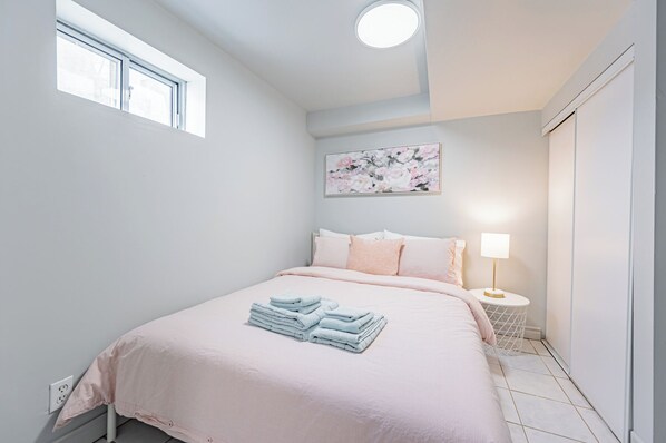 1 chambre, fer et planche à repasser, Wi-Fi, literie fournie