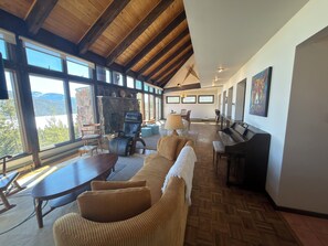 Smart TV, fireplace, video games, books