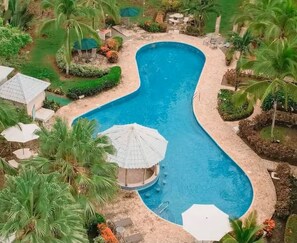 Pool - With preferential price for monkey tours (Quepos)