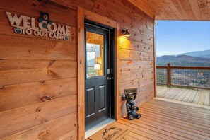 Exterior detail - Smoky Mountain Cabin with Breathtaking Views, Sleeps 12, Gameroom,Hot tub (Sevierville)