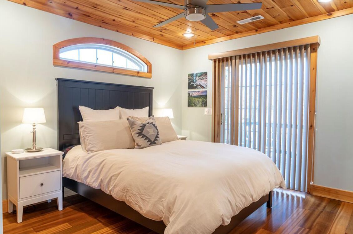 3 soverom, strykejern/-brett, wi-fi (inkludert) og sengetøy