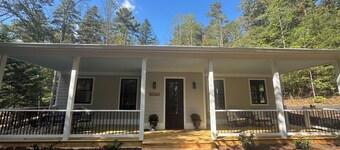 Wandering Bearâs Cottage Near Crozet & Charlottesville, 2 bedroom