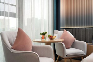 Executive-Zweibettzimmer, 2 Doppelbetten, Nichtraucher, Klimaanlage | Schreibtisch, laptopgeeigneter Arbeitsplatz, Verdunkelungsvorhänge