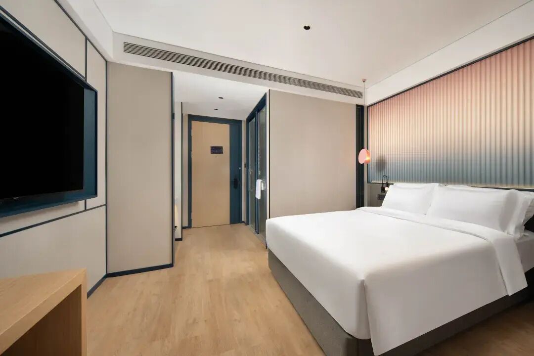 Standard Double Room, 1 Double Bed, Non Smoking, Air conditioning | Desk, laptop workspace, blackout drapes, soundproofing