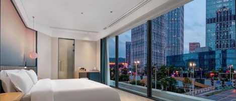 Executive Suite, 1 Bedroom, Housekeeping, City View