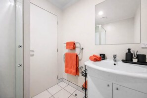 Hair dryer, towels - City Lights & Stadium Nights (Christchurch)