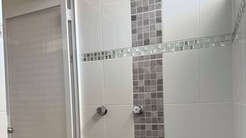 Handtücher, Seife, Toilettenpapier