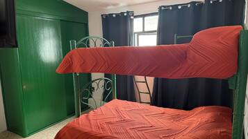 3 Schlafzimmer, Bügeleisen/Bügelbrett, kostenloses WLAN, Bettwäsche