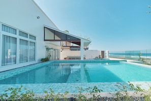 Pool - Alesea Baroro, La Union, Private Modern Villa with Pool, Jacuzzi, Beachfront (Bacnotan)
