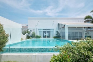Pool - Alesea Baroro, La Union, Private Modern Villa with Pool, Jacuzzi, Beachfront (Bacnotan)