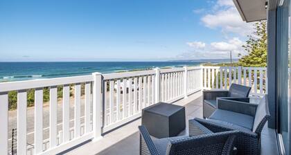 Soothing 4-bedroom house in Wilderness perfect for relaxing getaways