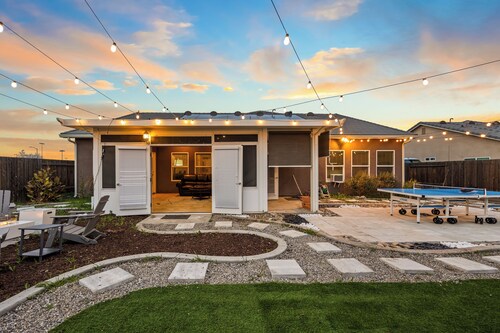 Large 6BR Home Walk Park In-Law Suite EV Charger