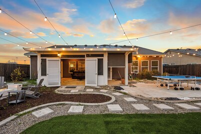 Large 6BR Home Walk Park In-Law Suite EV Charger