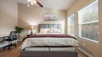 6 habitaciones, escritorio, tabla de planchar con plancha y wifi gratis