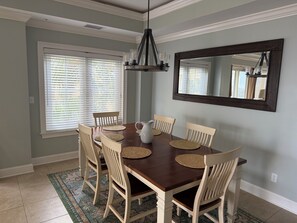 Dining - Loggerhead Villa, Land transport, 4 passenger golf cart included!  (Daufuskie Island)